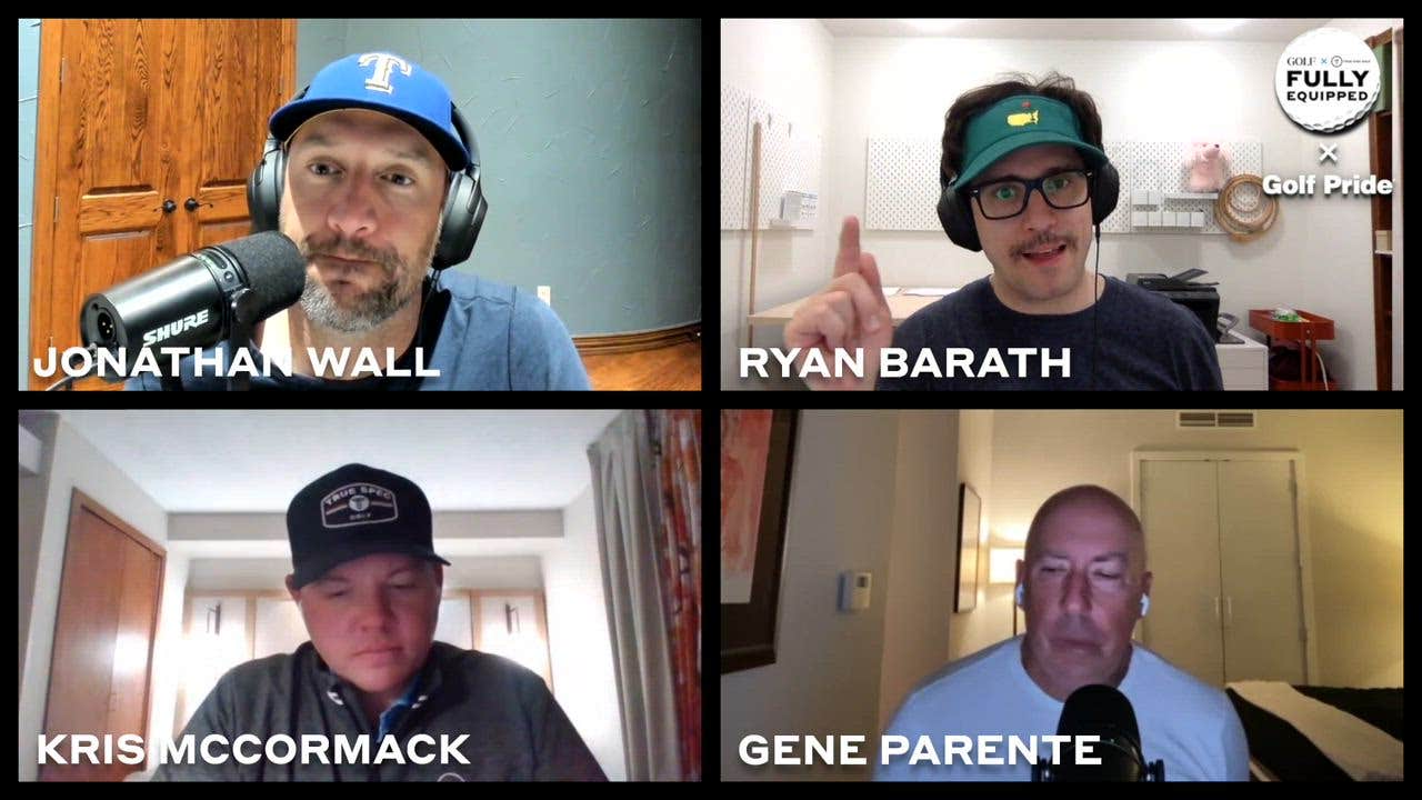 What are the performance differences between blade and mallet putters?