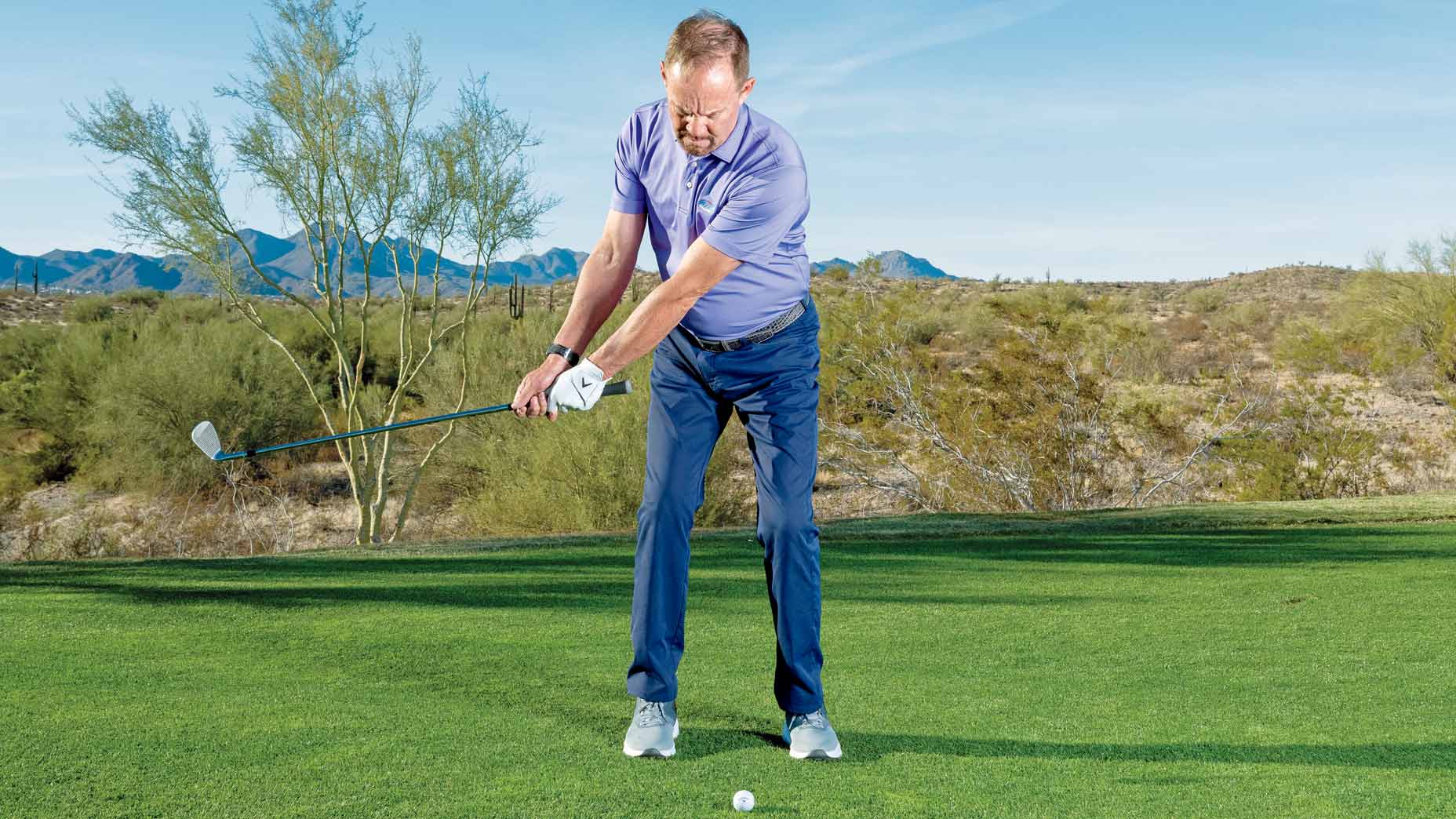 scott munroe demonstrates how to hit proper pitch shot